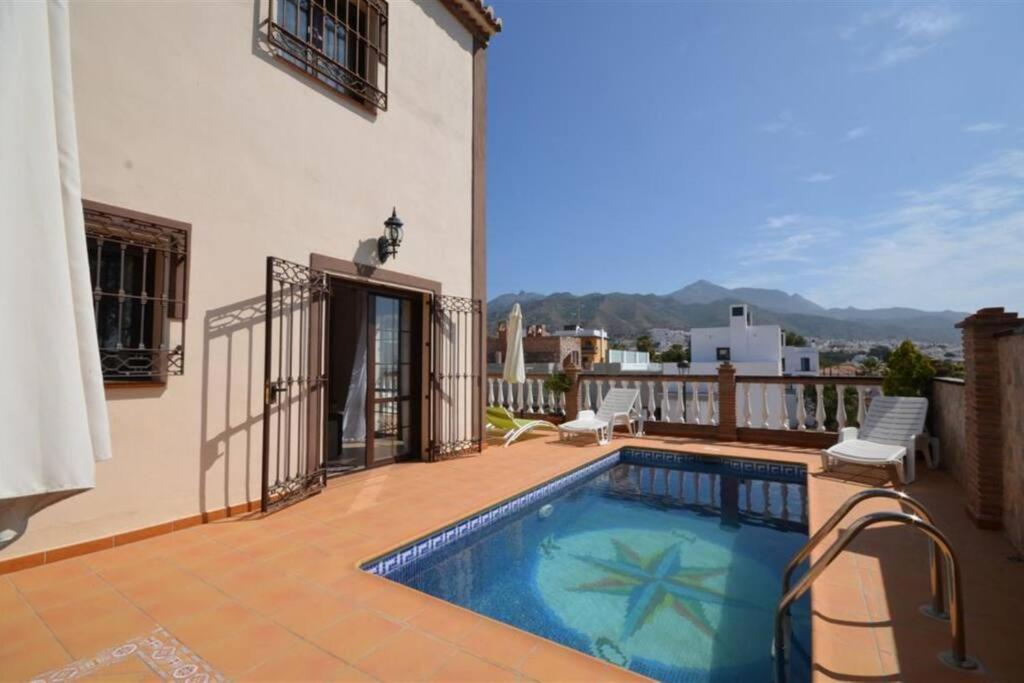 Away,3 Bedroom Villa, Private Pool, Sea Views, Nerja Willa